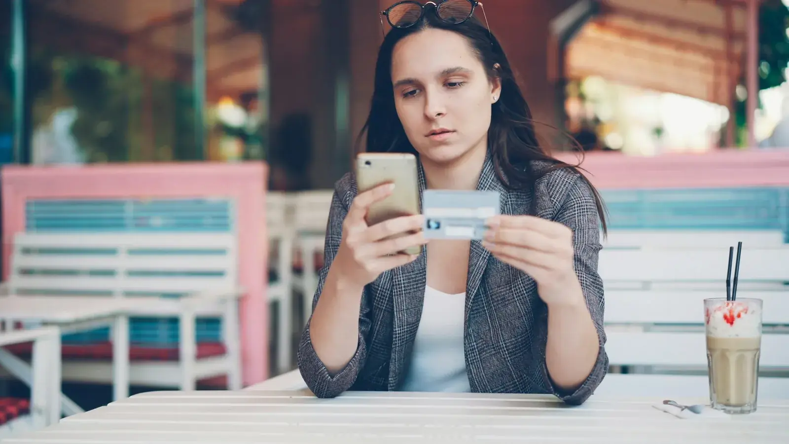 Illustration: Merchant Mobile Apps That Do More Than Mirror Your Website